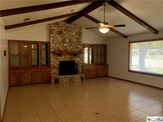 Building Photo - 422 Granada Dr