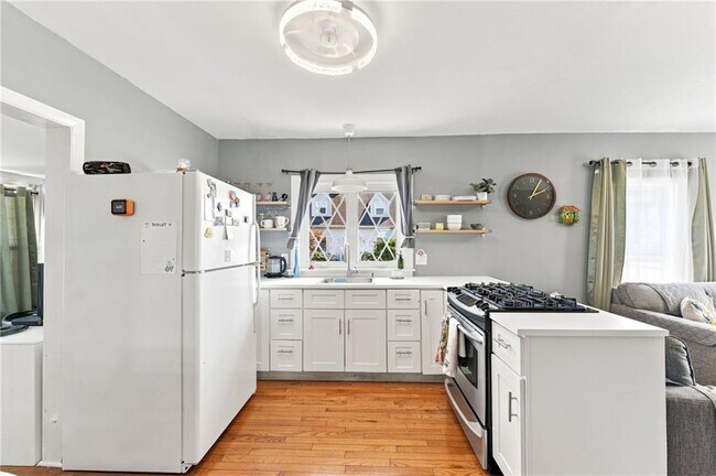 Building Photo - 353 Smithfield Ave