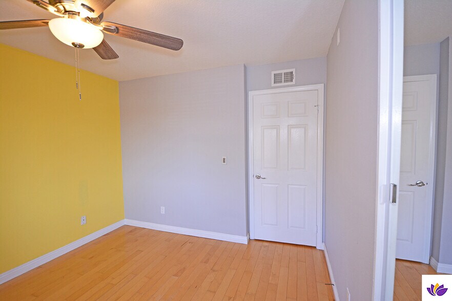 Building Photo - 23935 Ingomar St