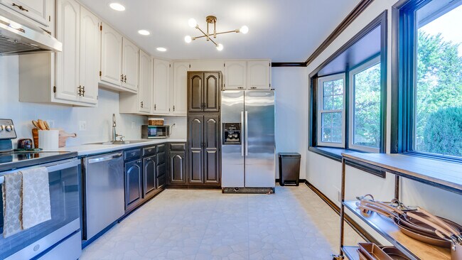 Kitchen - 15012 Olddale Rd