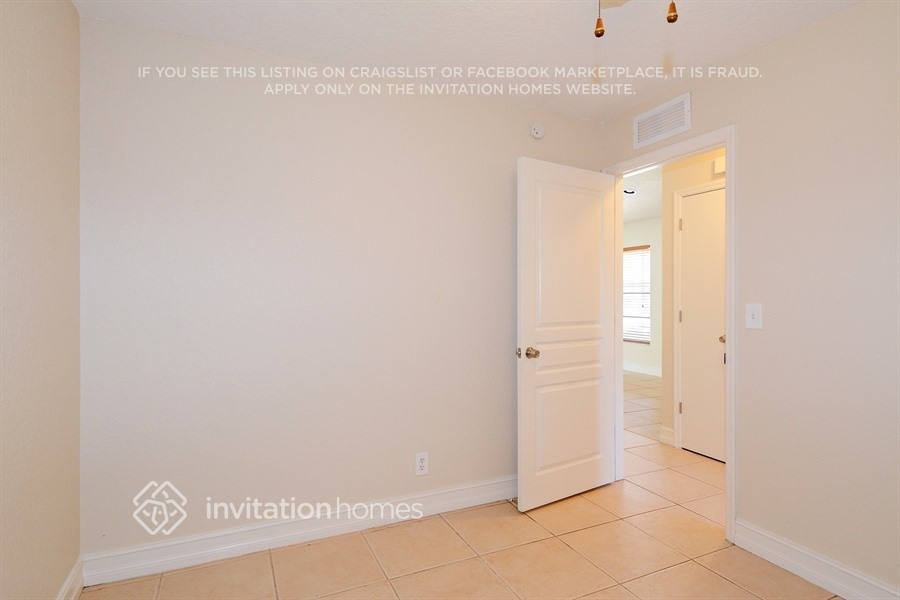 Building Photo - 1371 Denlow Ln