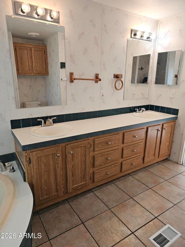 Building Photo - 5283 E Brickey Dr