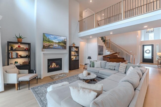Building Photo - 63 Perennial Cyn Dr