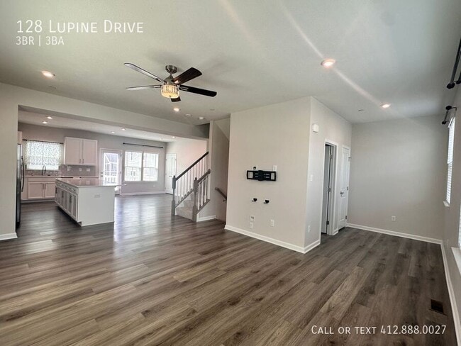 Building Photo - 128 Lupine Dr