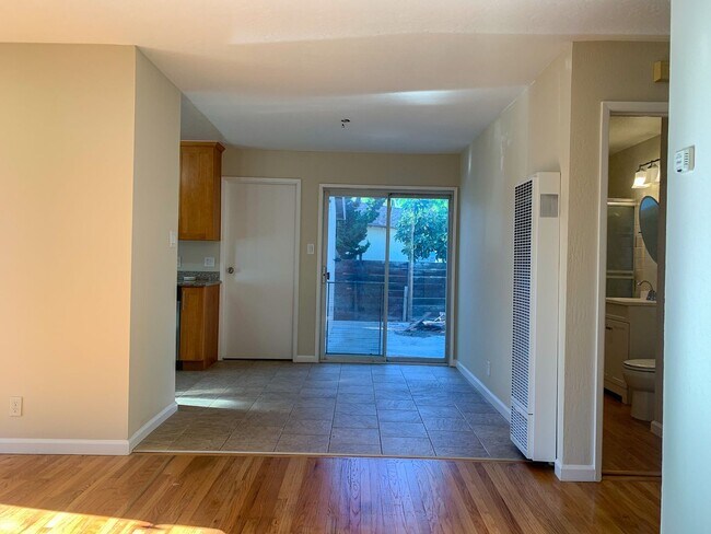 Building Photo - Single level 3 Bedroom Home on a Spacious Corner Lot!