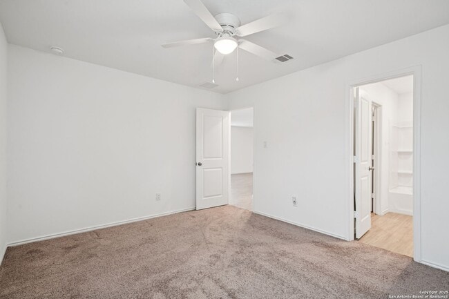 Building Photo - BEAUTIFUL 4-BEDROOM HOME AT THE SILOS