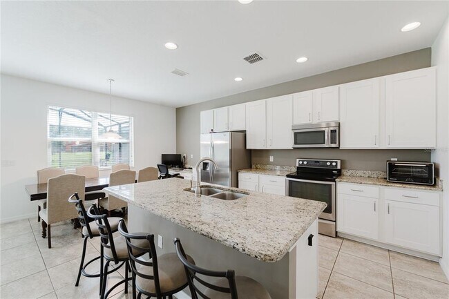 Building Photo - 851 Las Fuentes Dr