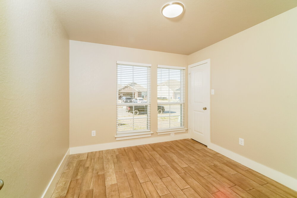 Building Photo - 1545 Birmingham Dr