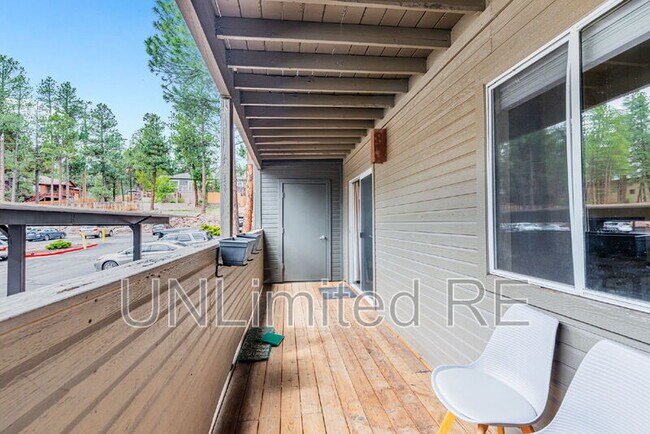 Building Photo - 1385 W University Ave