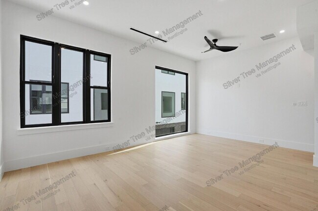 Building Photo - 4526 Cabell Dr