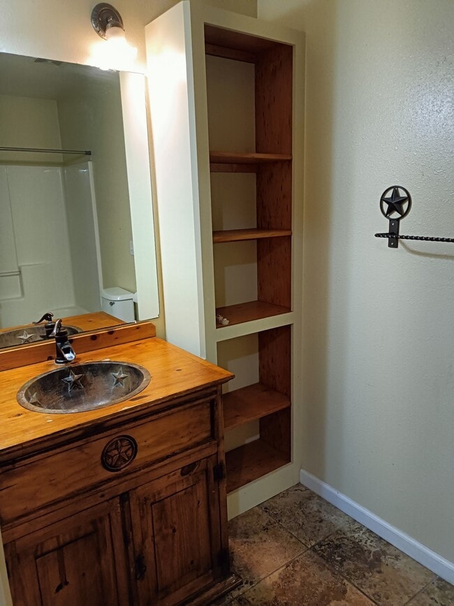 Building Photo - 125 Thomas St