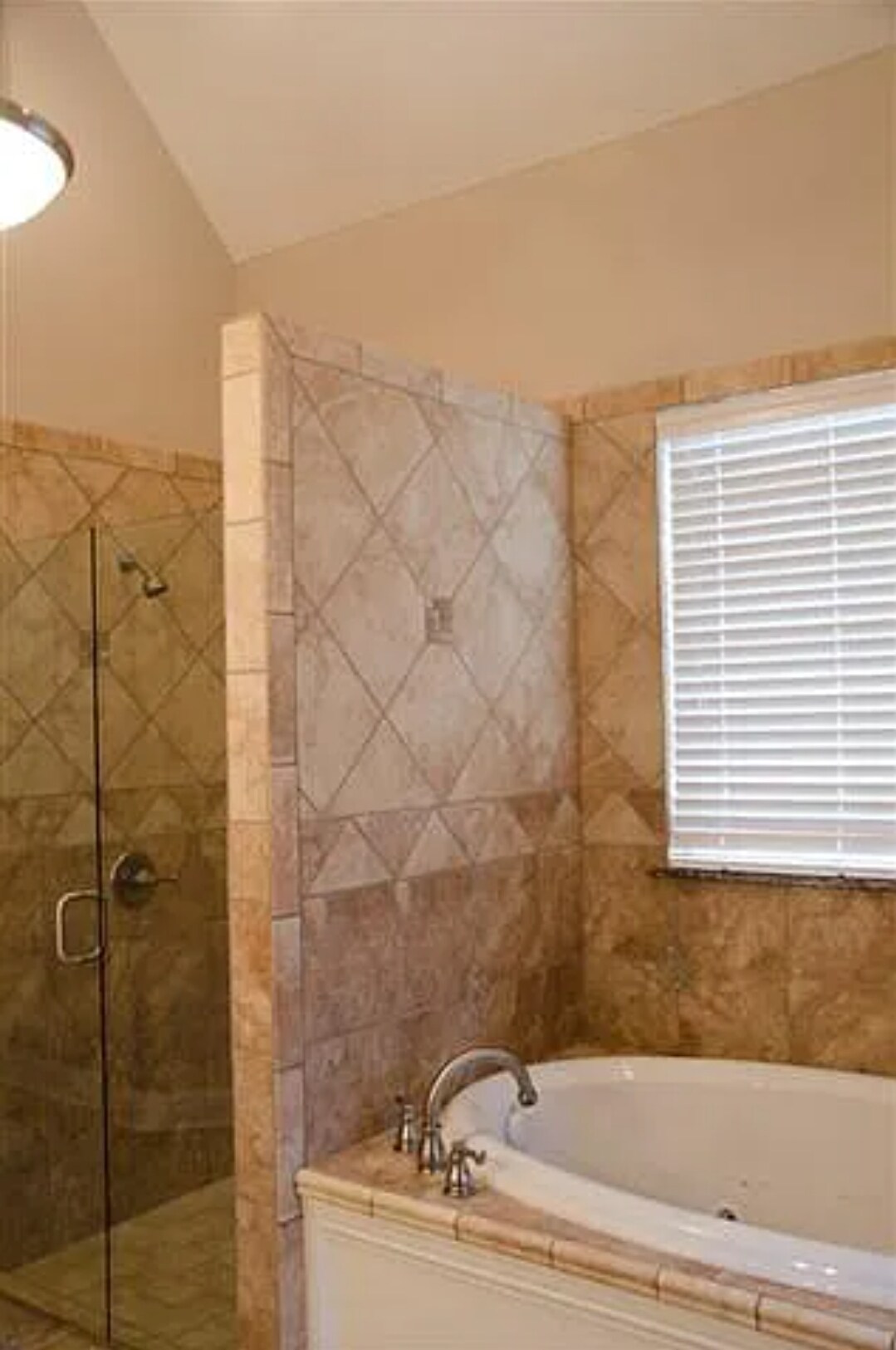 Building Photo - 13 Stonebrook Ct