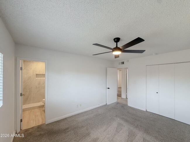 Building Photo - 1015 E Concorda Dr