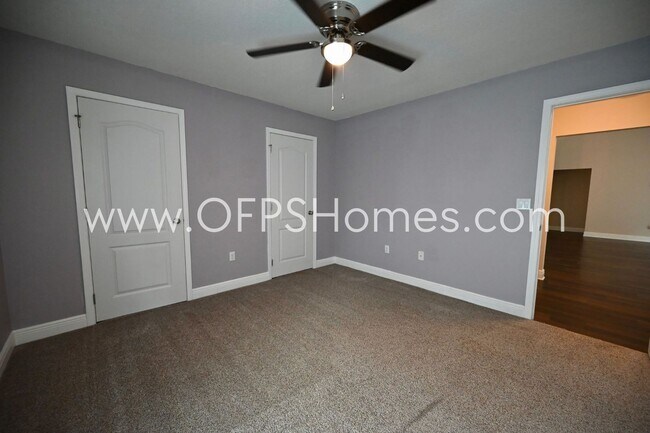 Building Photo - Home in South Crestview!