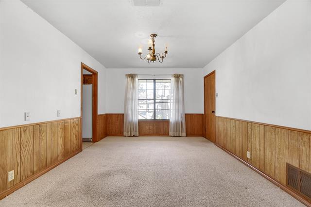 Building Photo - 924 W Kiowa Dr