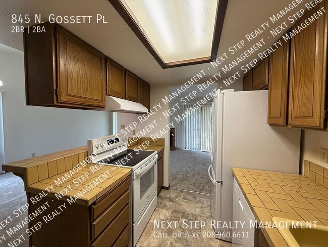 Building Photo - 845 N Gossett Pl
