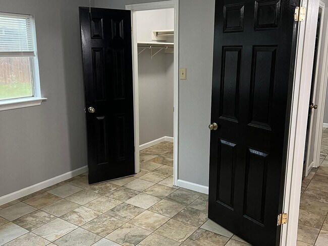 Building Photo - 3618 Candlehead Ln