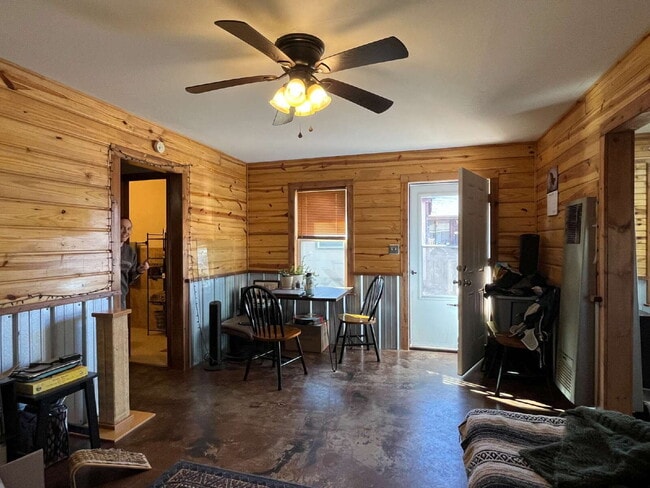 Building Photo - 1 Bedroom for Lease