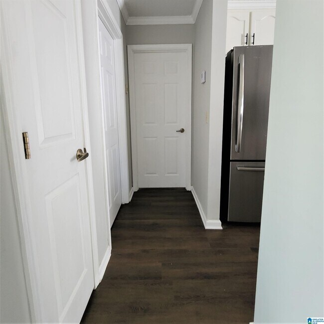 Building Photo - 3013 Bowron Rd