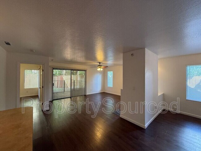 Building Photo - 1633 Porter Way