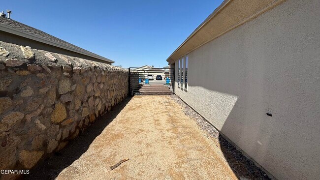 Building Photo - 11613 Flor Galatea Wy