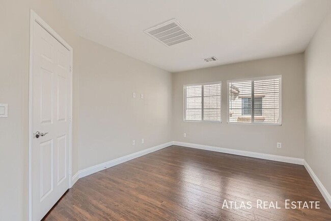 Building Photo - 6522 Chinatown St