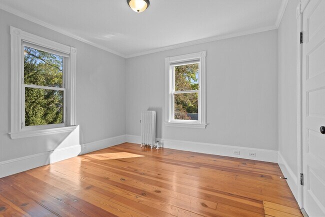 Building Photo - 39 Bennett St