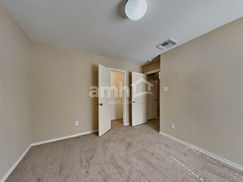 Building Photo - 9215 Birch Springs Dr