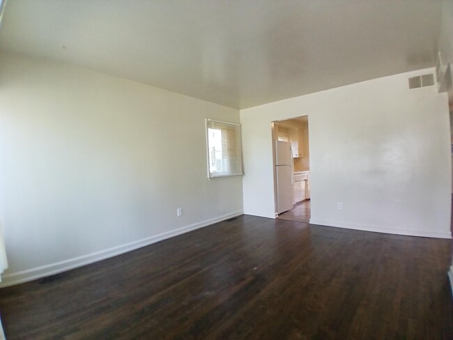 Building Photo - 78 E Yale Ave
