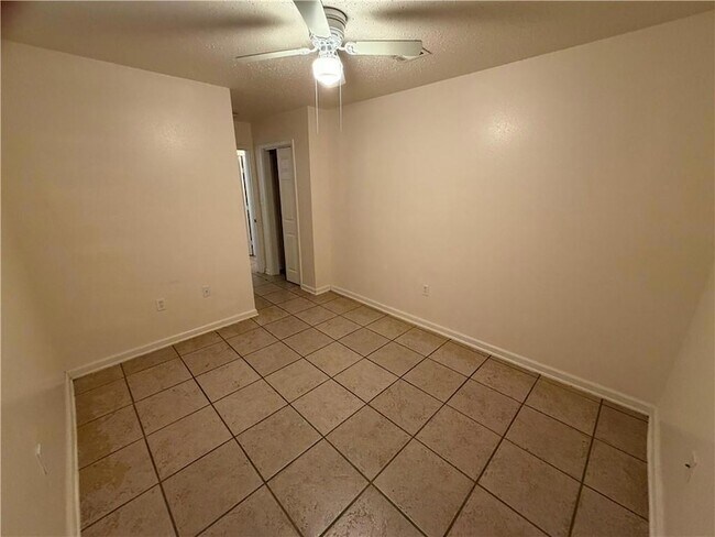 Building Photo - 3708 Shangri-La Dr