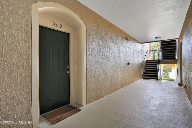 Building Photo - 7990 Baymeadows Rd E