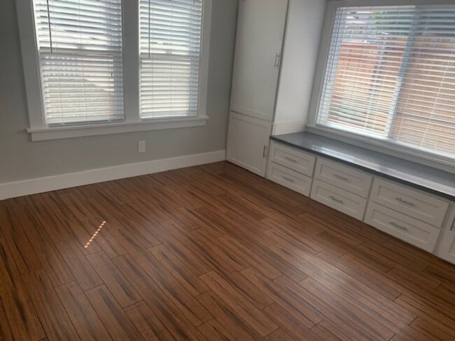 Building Photo - 2 Bedroom, 2 Bath with Office, plus garage.