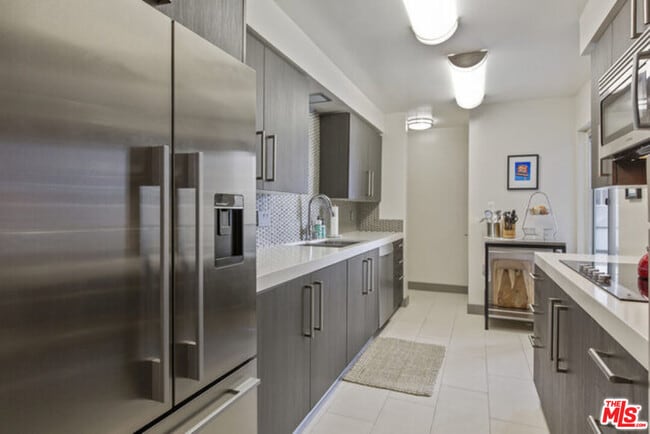 Building Photo - 11657 Chenault St