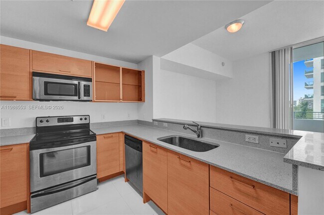 Building Photo - 350 NE 24th St