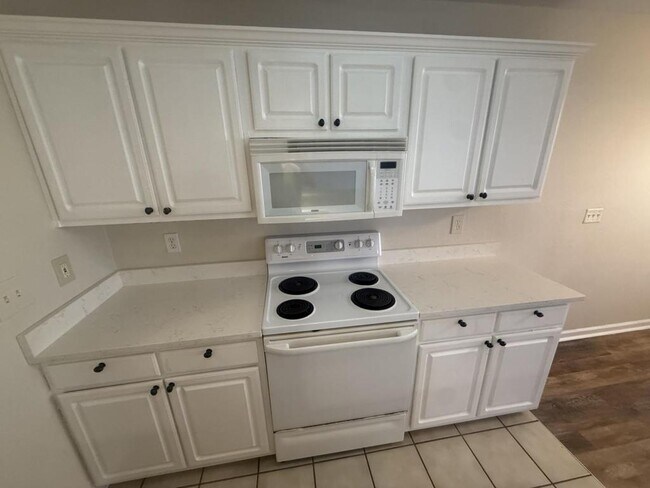 Building Photo - 260 McKendree Ln