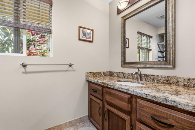 Building Photo - 82-5909-5909 Coffee Royal Pl