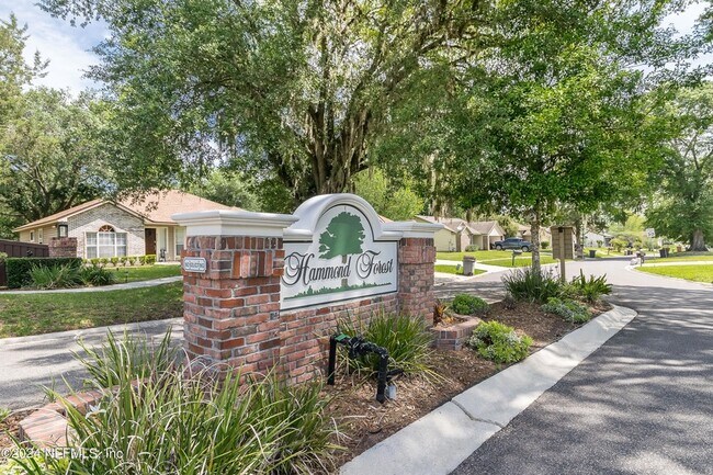 Building Photo - 8642 Hammond Forest Dr