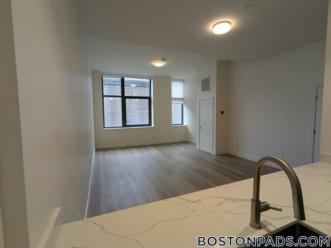 Building Photo - 1079 Commonwealth Ave