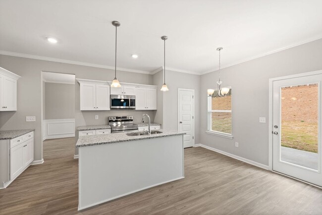 Building Photo - North Paulding High School - 4 bedrooms/2....