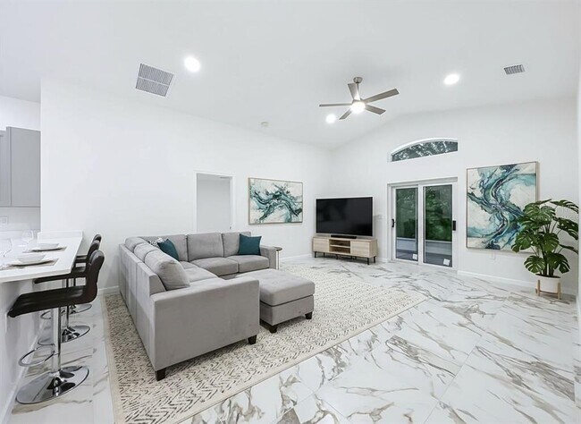 Building Photo - 11148 Pinewood Cove Ln