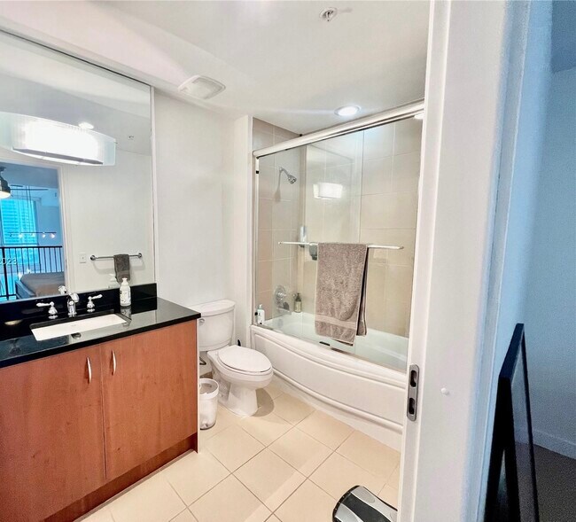 Building Photo - 300 S Biscayne Blvd