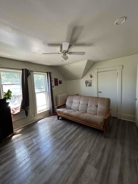 Building Photo - 1423 11th St