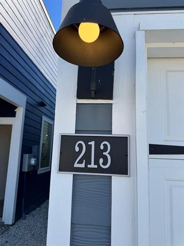 Building Photo - 213 Arbor Dr