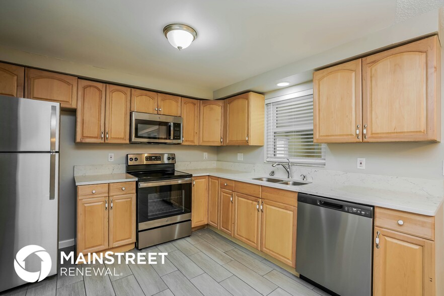 Building Photo - 16003 Woodpine Dr