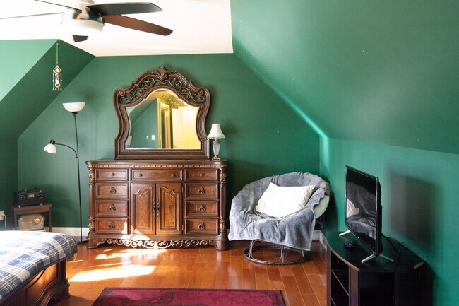 Building Photo - 6883 Birmingham Dr