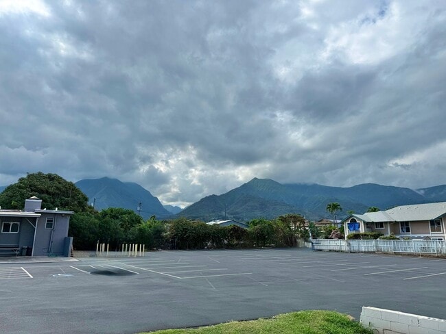 Building Photo - Newly Upgraded 2 Bedroom / 1 Bathroom House in Wailuku! Pet friendly!