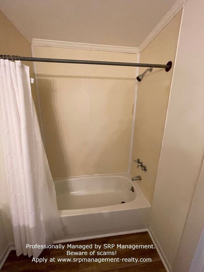 Building Photo - 2 BR / 1 BA Renovated Home for Rent in Gas...