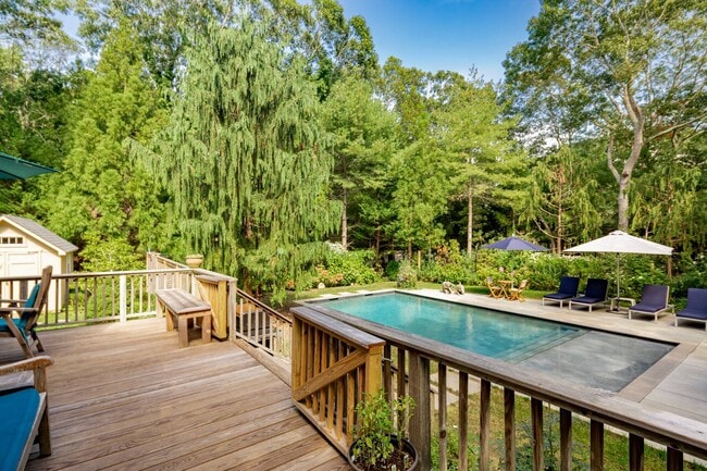 Building Photo - 49 Wooded Oak Ln