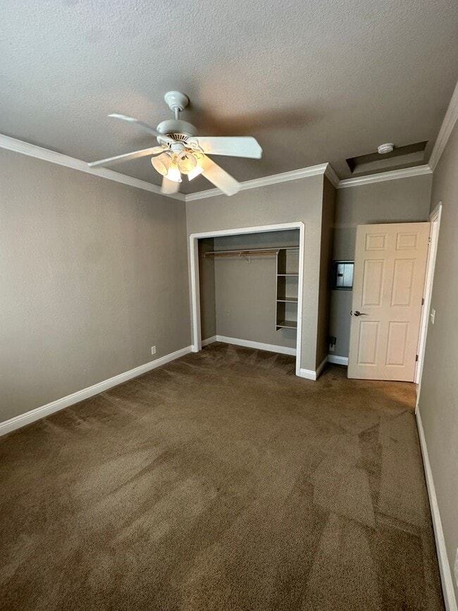 Building Photo - Charming 2 bed 1 bath home with modern amenities in prime downtown location!