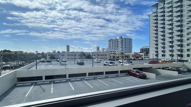 Building Photo - 2899 Collins Ave